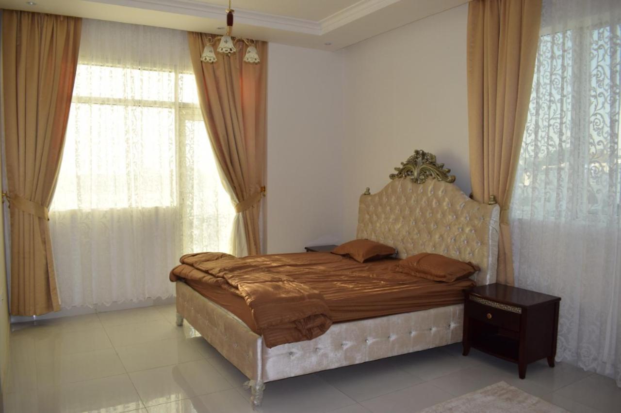 Appartement Best Value Qurum Spacious - Book 2 Weeks Get 2 Free